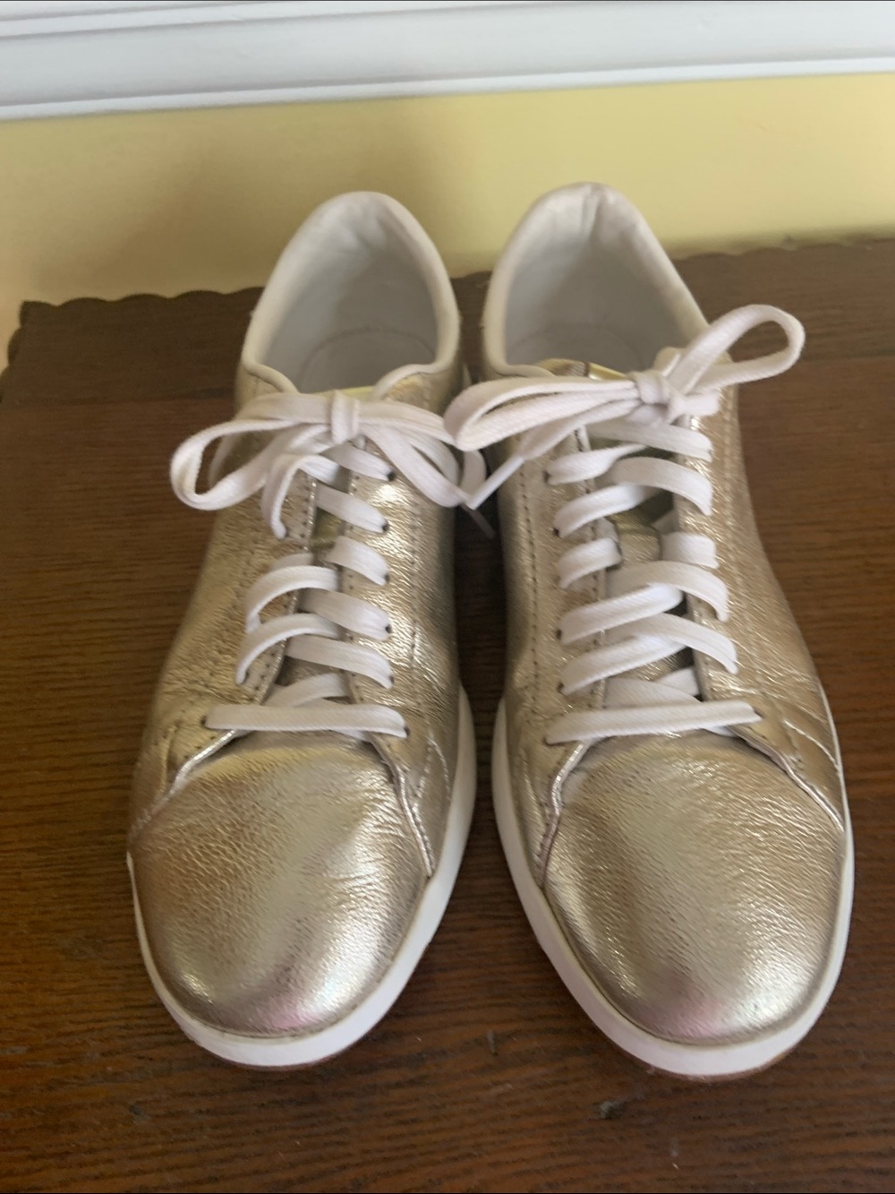 Cole Haan Size 8B Metallic Gold Metallic Women's Lace-Up Sneakers